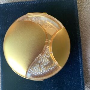 Estee Lauder Gold Compact with Velvet Pouch